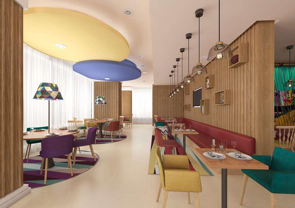 Hotel Hampton By Hilton Doha Old Town Restaurant foto